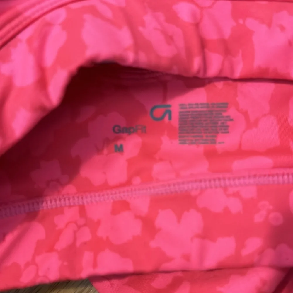 Gap fit Pink leopard sports bra and high rise legging set - Picture 4 of 4